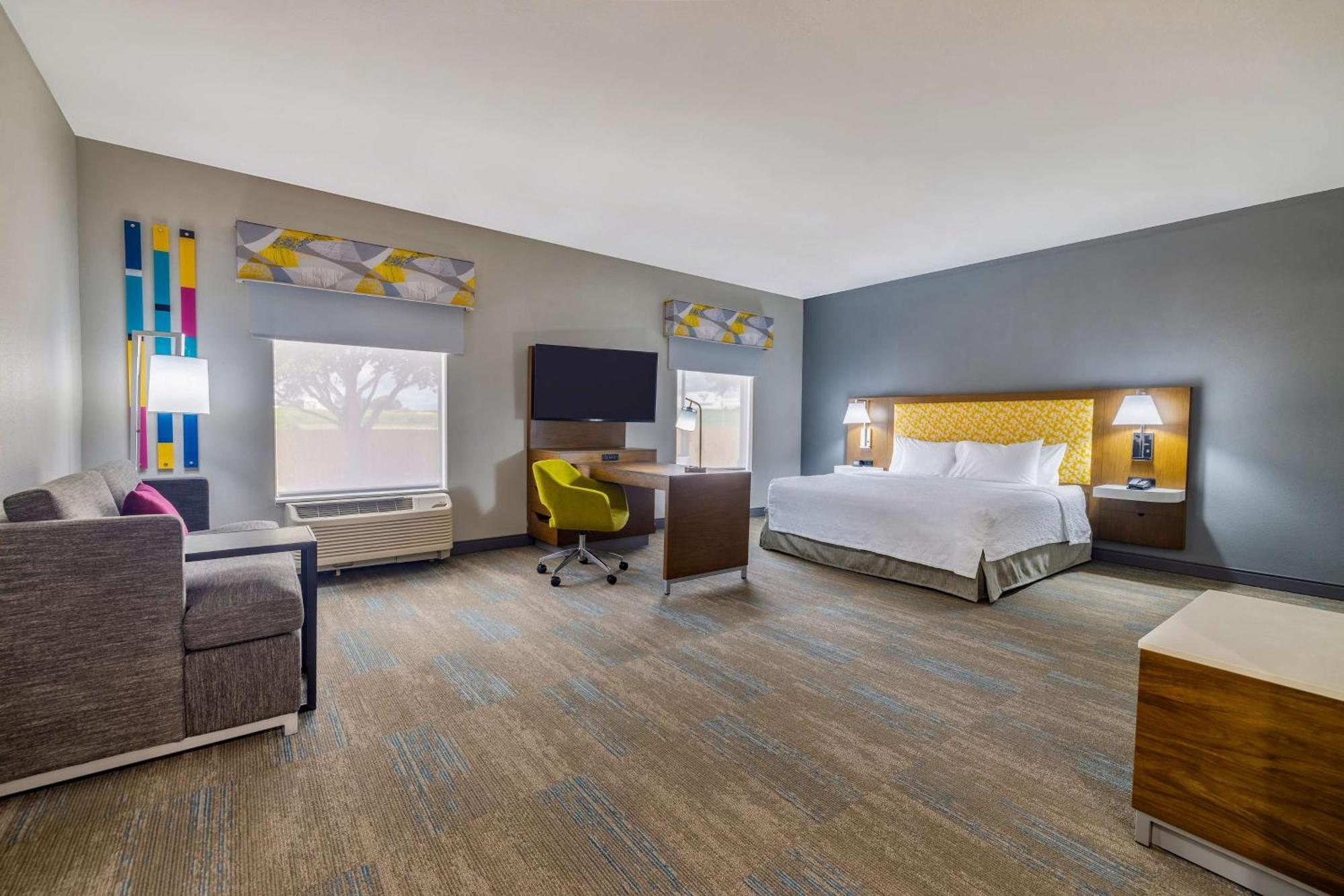 Hampton Inn & Suites Brenham Exterior photo