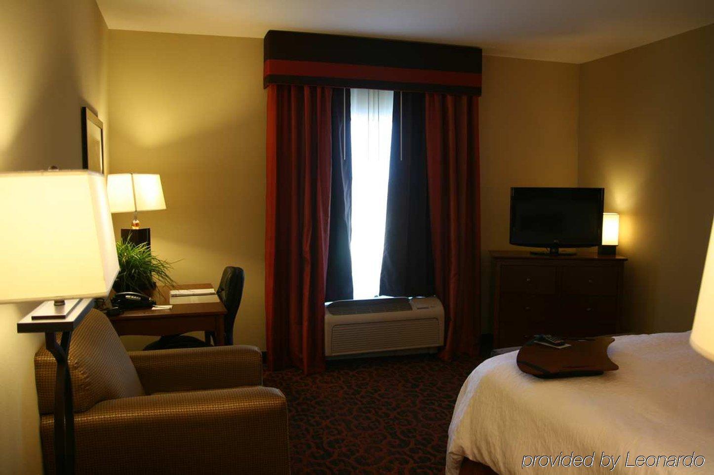 Hampton Inn & Suites Brenham Room photo